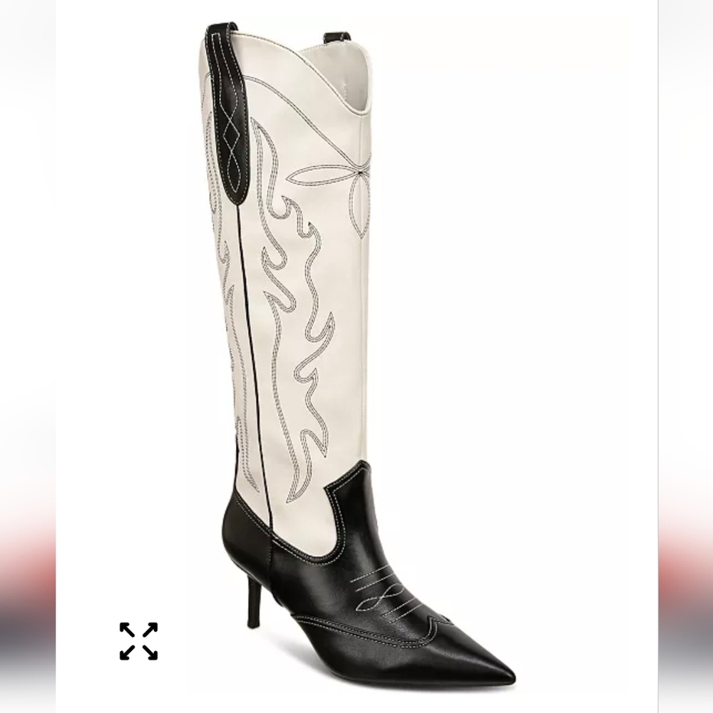 Chic Two-Tone Heeled Boots